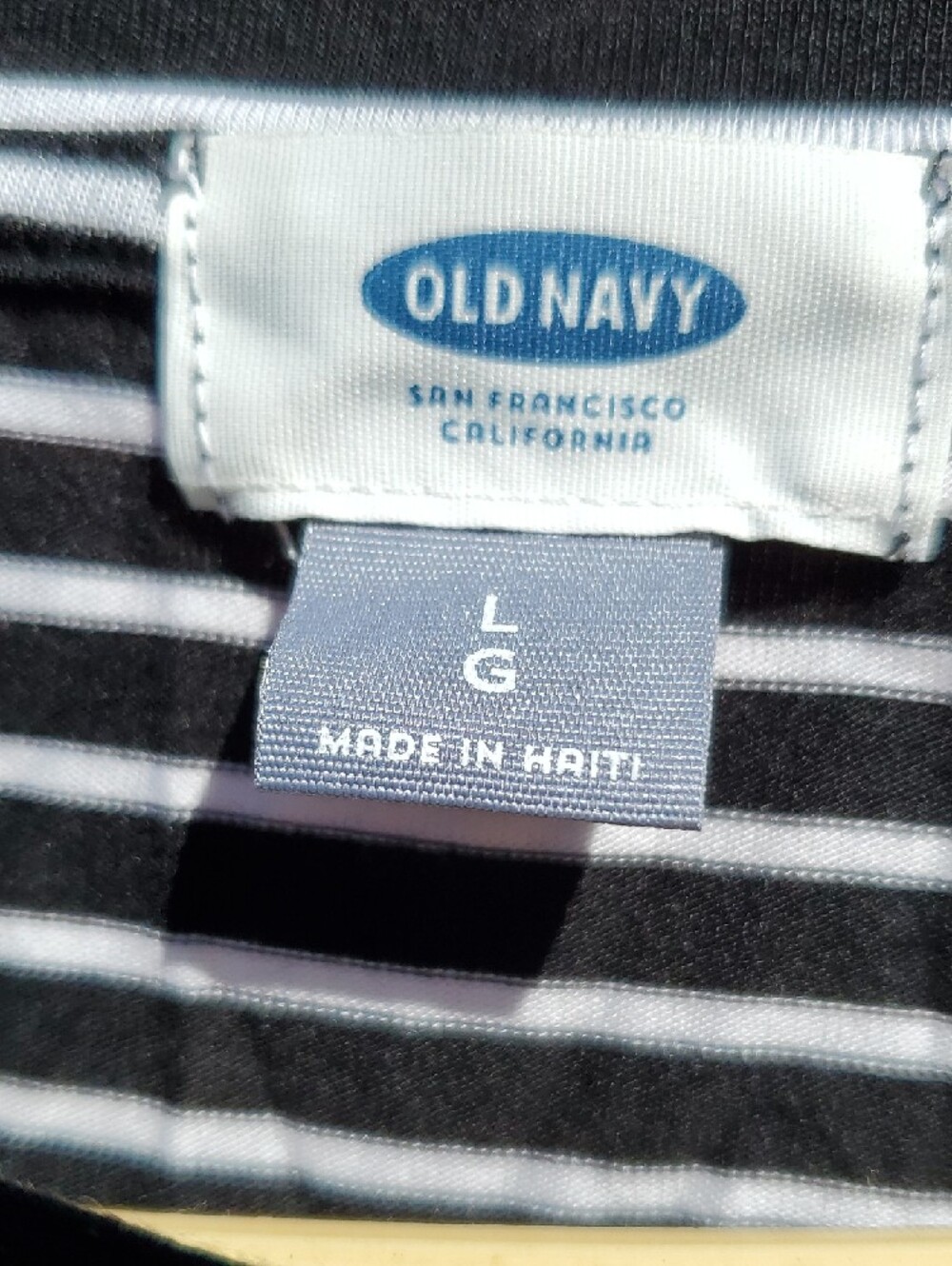 Old Navy 6 Peice Clothing Lot , 4lb 9.6 Oz Shirts , Shorts , Jeans . - Picture 5 of 16
